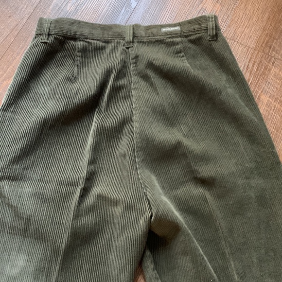 Woolrich. Corduroy Pants. Hunter green. Size 8- runs like a 6 - Picture 5 of 6